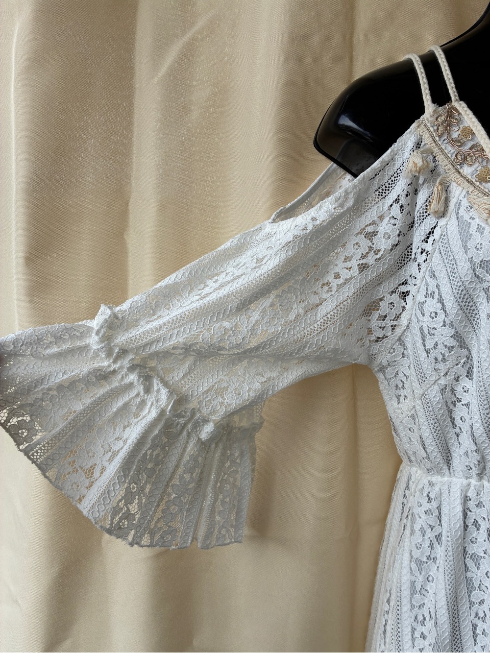Small Boho Cold-Shoulder Maxi Dress cream & gold - Picture 7 of 13